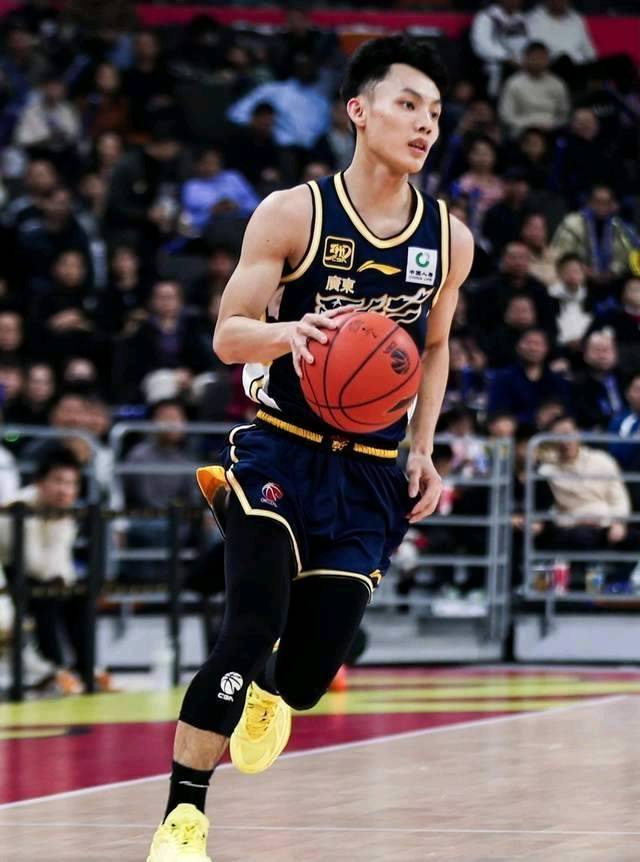 ayx爱游戏电竞-多特蒙德对阵科隆科隆挑射妙传